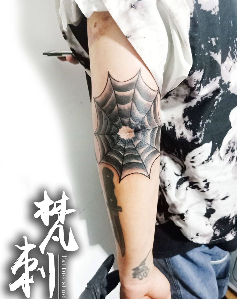 花臂拼接（蛛网）纹身图片_手部手臂Old School纹身图案
