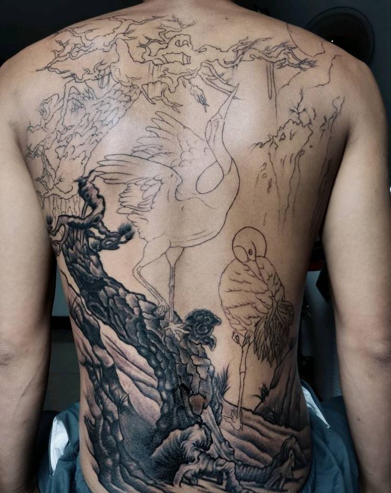 鹤，未完纹身图片_背部纹身图案