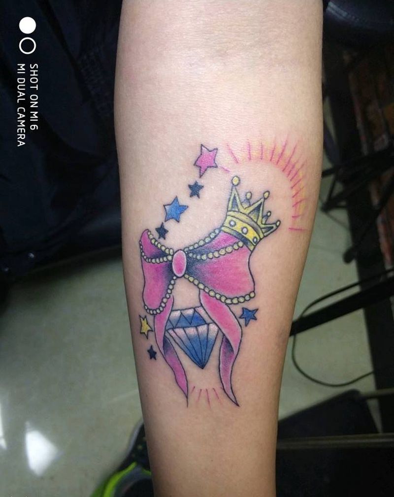 .钻石，蝴蝶结，皇冠纹身图片