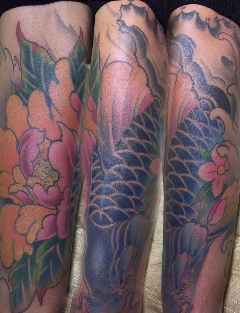 鲤鱼纹身图片_手臂新传统纹身图案