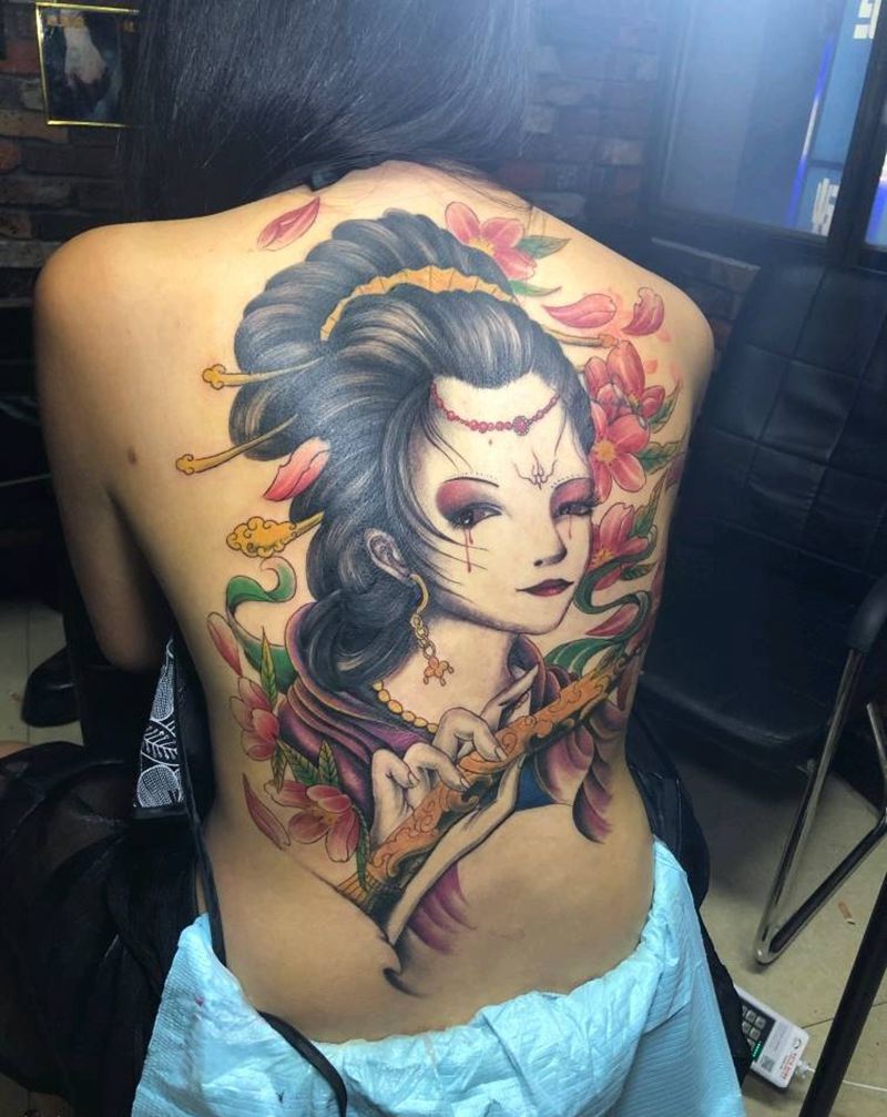艺妓纹身图片_背部新传统纹身图案