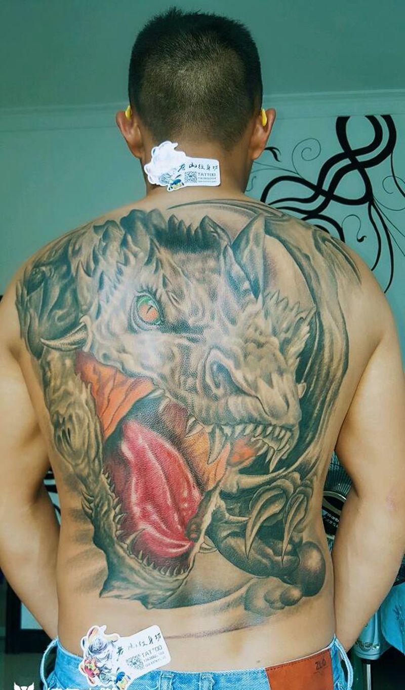 哥斯拉纹身图片