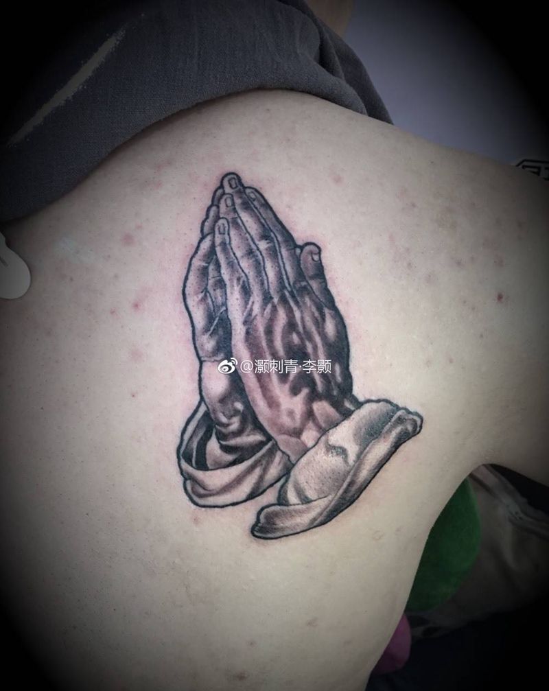 祈祷之手纹身图片