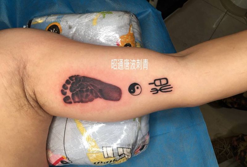 脚板纹身图片