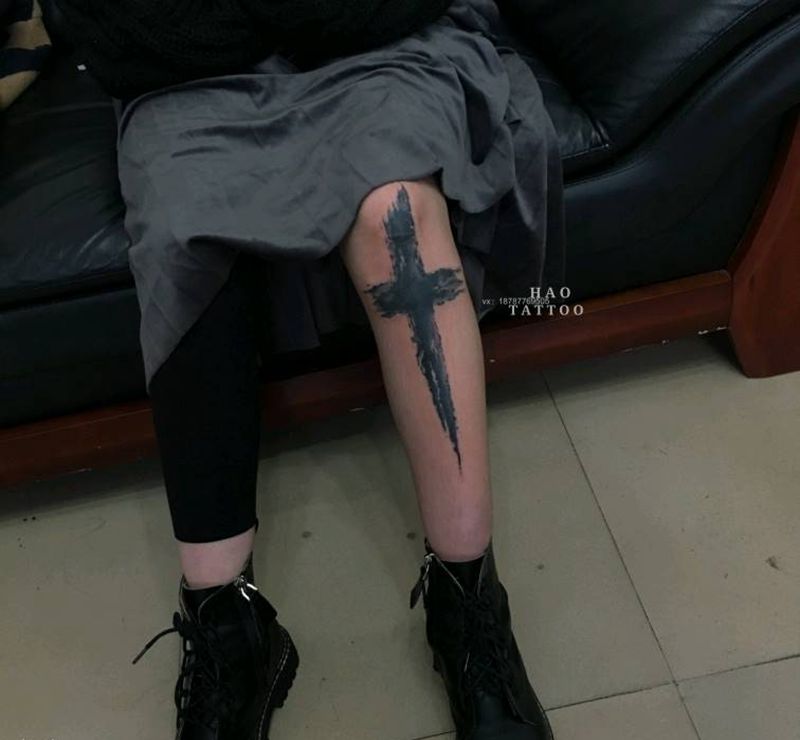 遮盖纹身图片_腿部水墨纹身图案