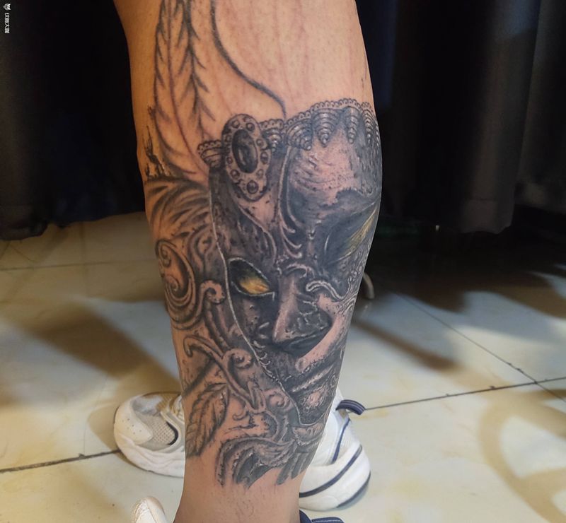 欧美纹身图片_腿部欧美写实纹身图案