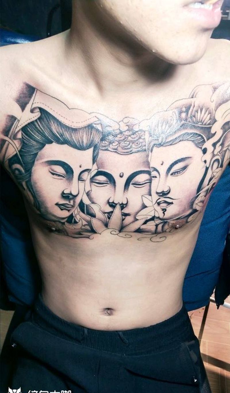 三面佛纹身图片_胸部新传统纹身图案