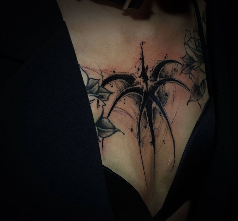 胸口添加纹身图片_胸部纹身图案