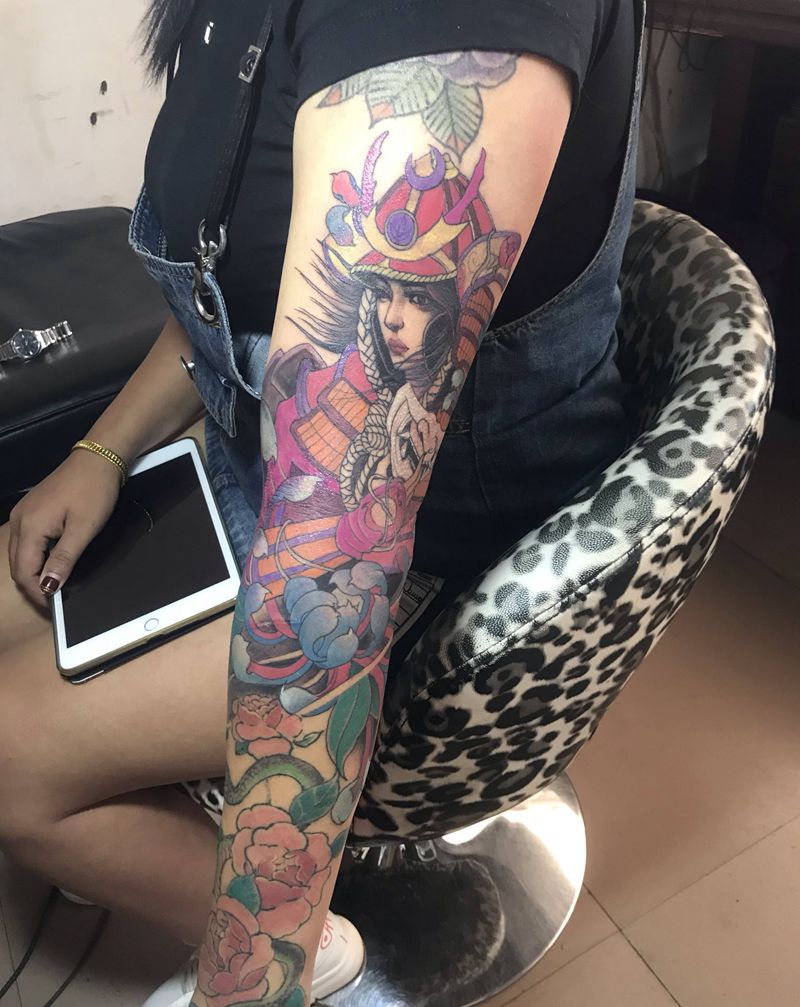 女武者纹身图片_手臂新传统纹身图案