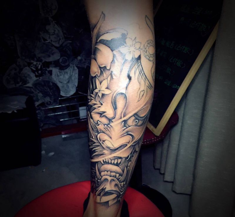 早期传统作品（般若）纹身图片_腿部新传统纹身图案