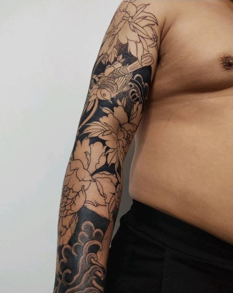 传统牡丹花臂纹身图片_手臂老传统牡丹花纹身图案