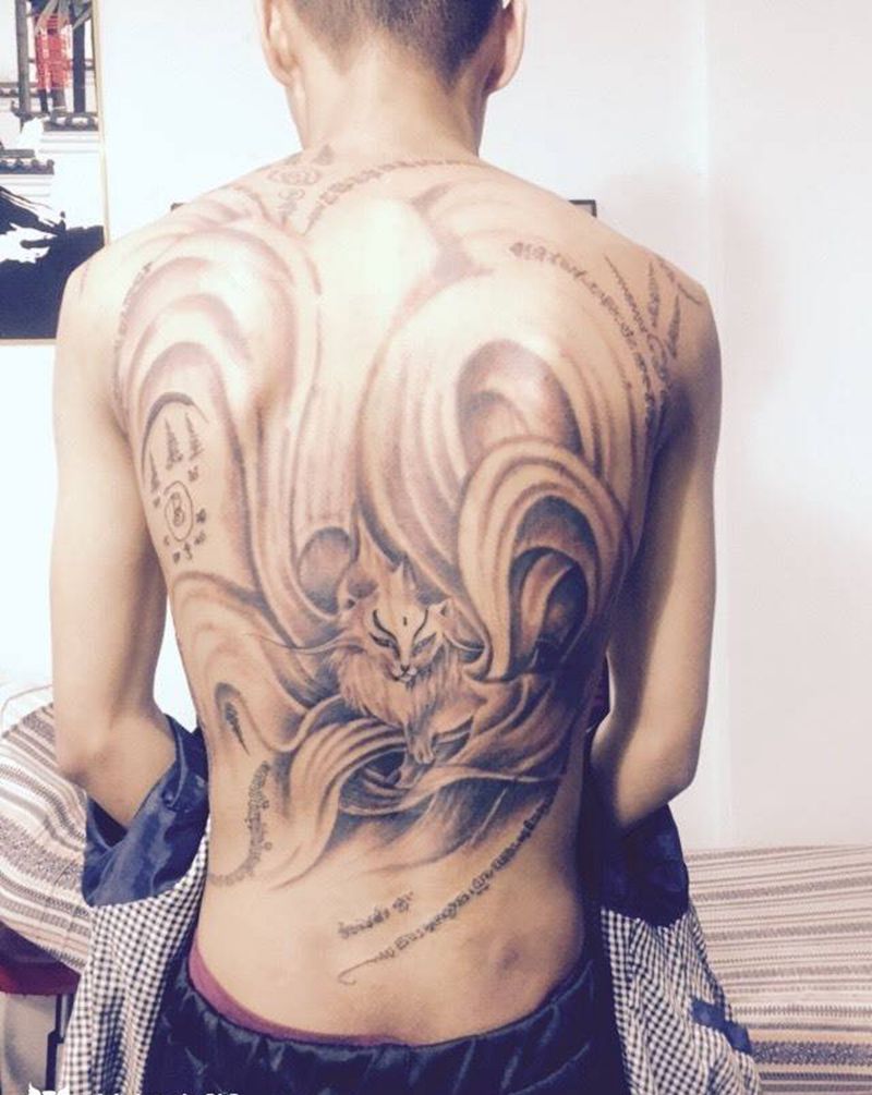 九尾狐纹身图片