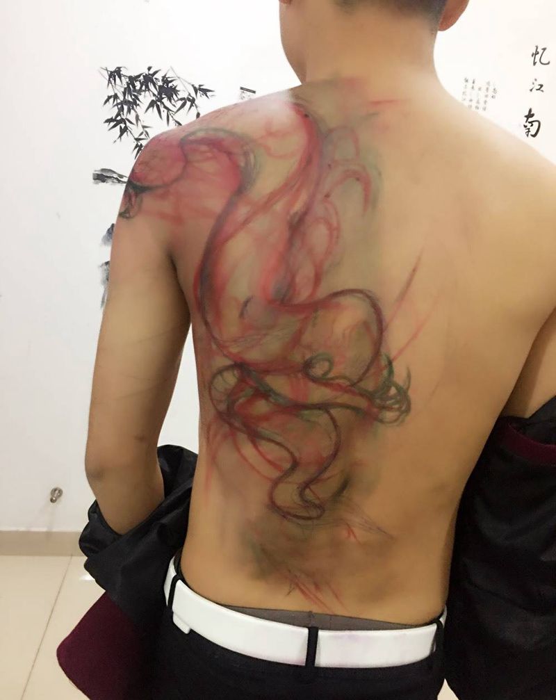 过肩龙纹身图片