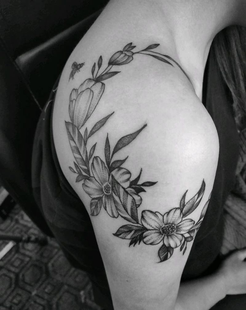 花纹身图片_肩部点刺纹身图案