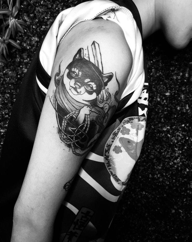 不动明王狗狗版纹身图片