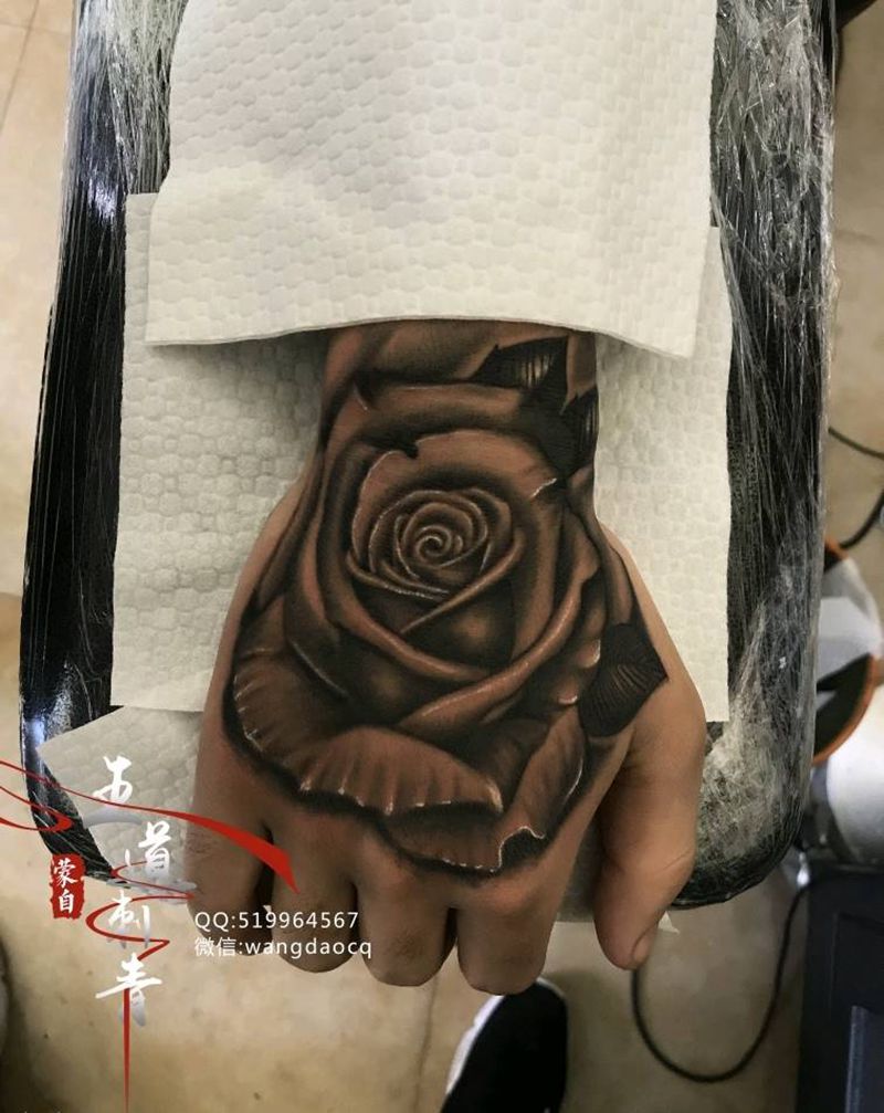 玫瑰纹身图片_手臂手部欧美写实新传统手背玫瑰花花臂纹身图案