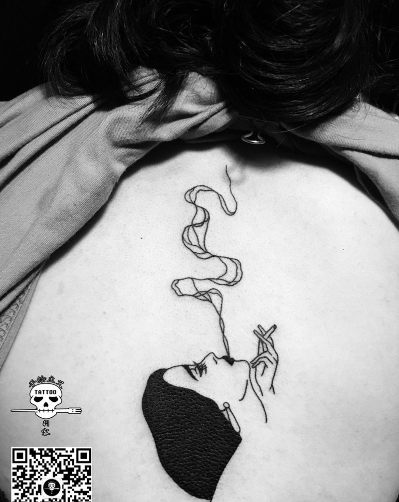 小清新纹身图片_成品背部清新人物纹身图案