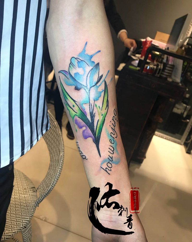 水墨花纹身图片