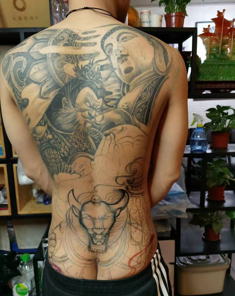 斗战胜佛纹身图片_背部新传统纹身图案