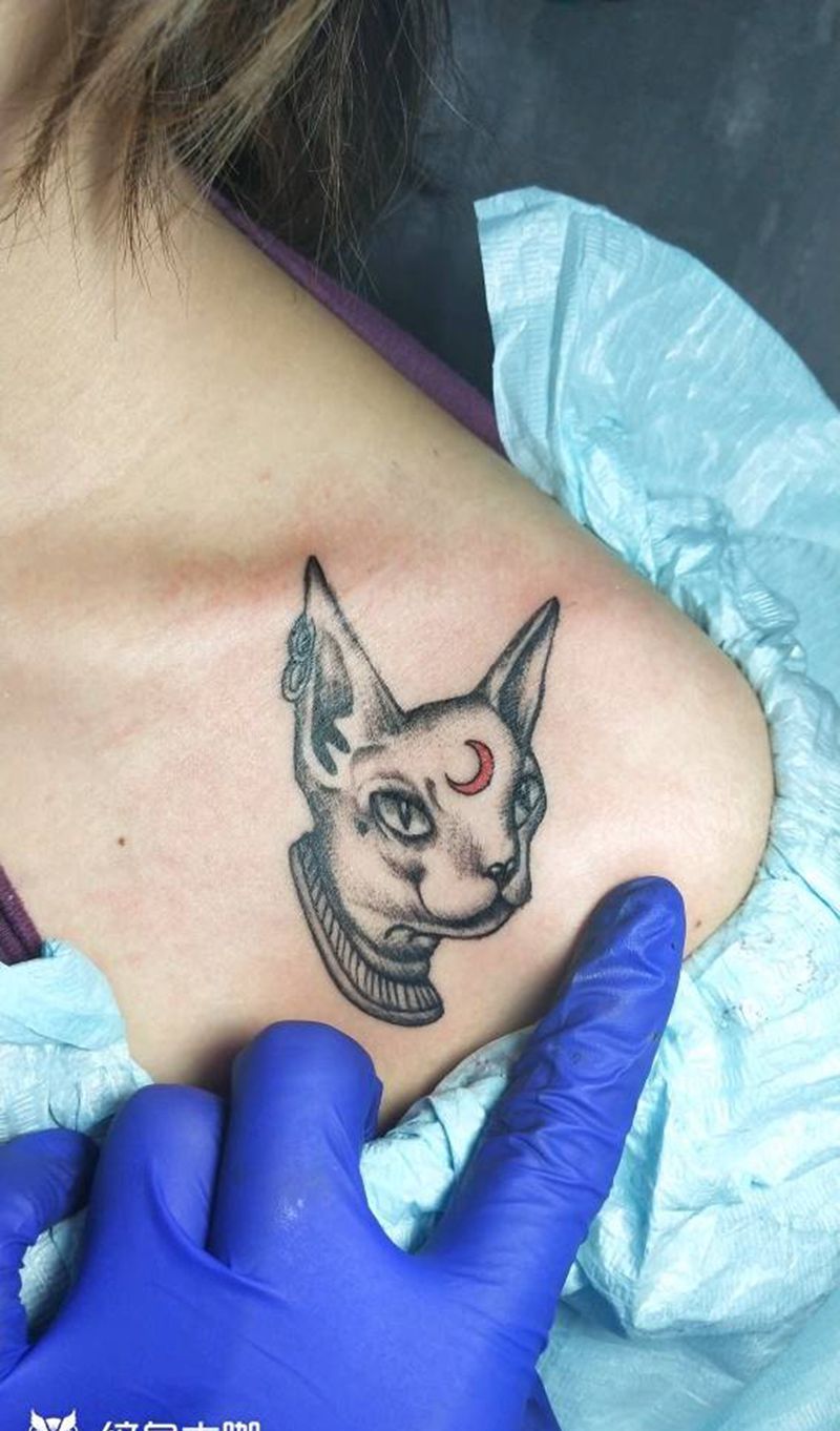 比鲁斯纹身图片_肩部水彩纹身图案