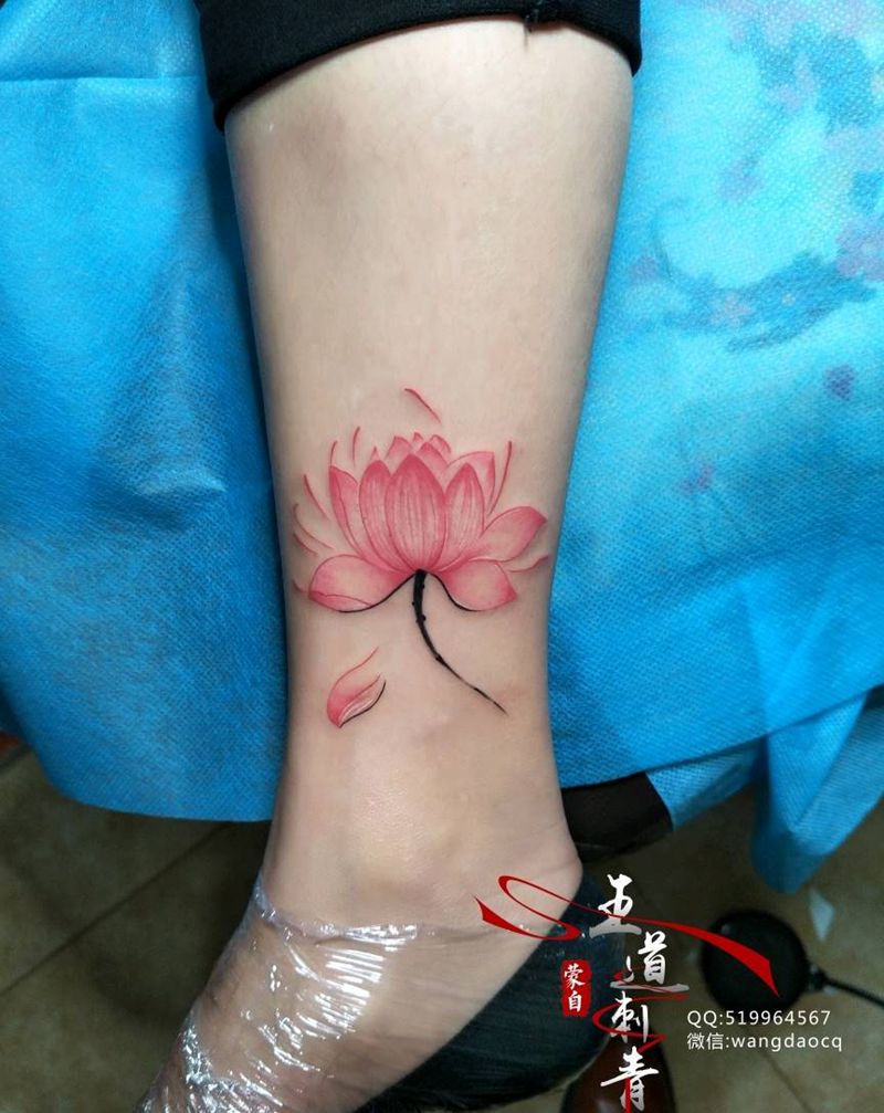 莲花纹身图片_腿部脚部水彩欧美写实莲花荷花小清新纹身图案