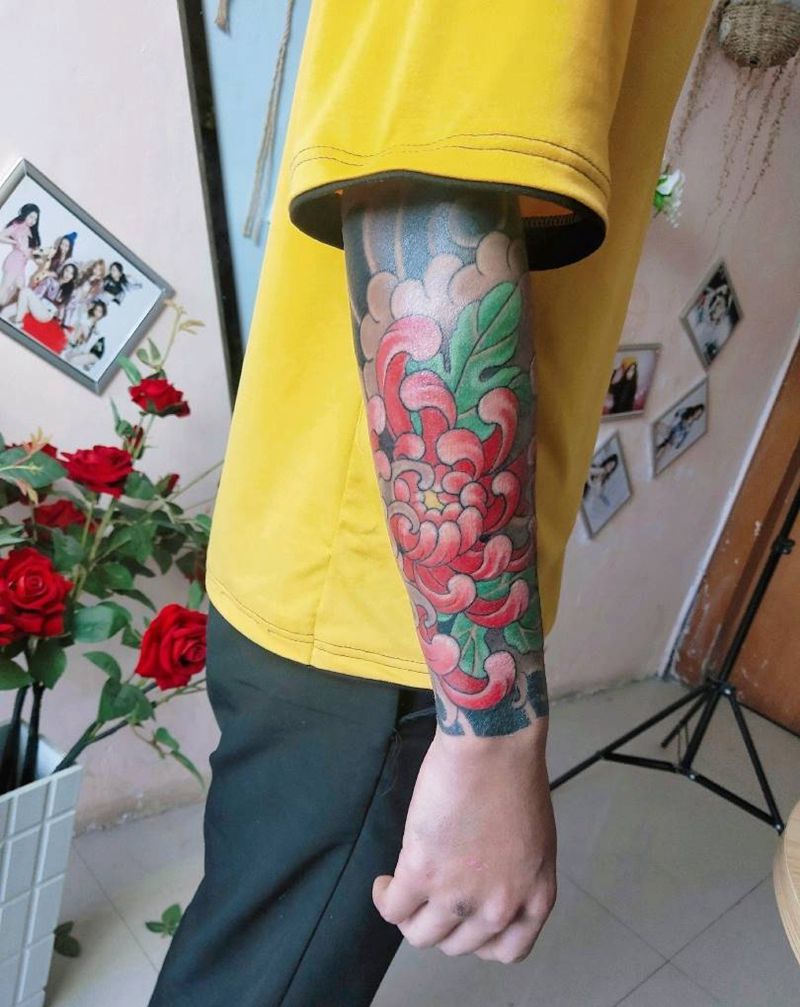 菊花纹身图片_手臂老传统纹身图案