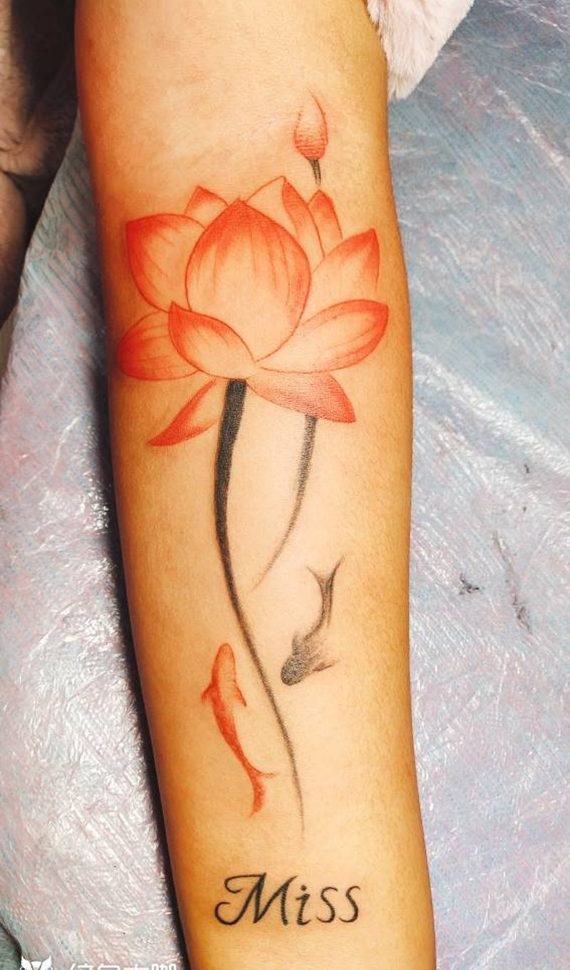 莲花纹身图片_手臂水彩纹身图案