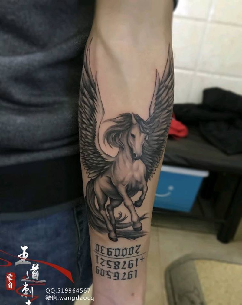 马纹身图片_手臂手部欧美写实新传统天马马生肖纹身图案