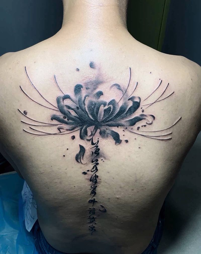 彼岸花纹身图片_背部水墨纹身图案