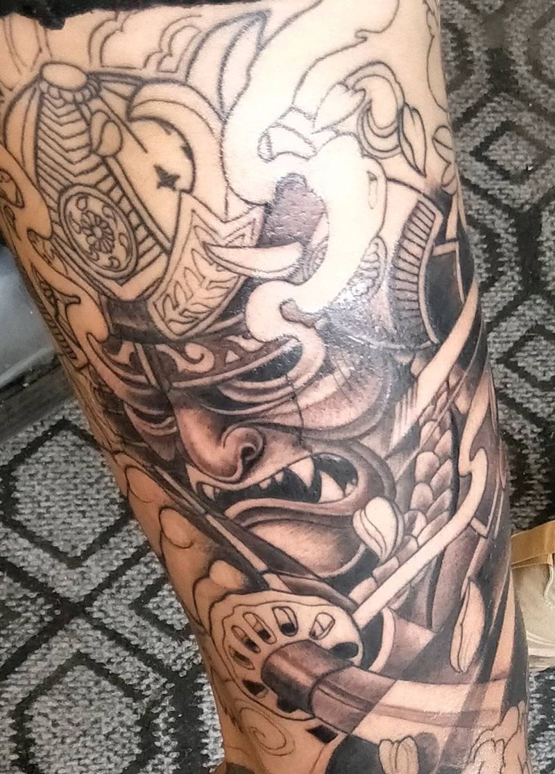 班诺纹身图片_腿部老传统纹身图案