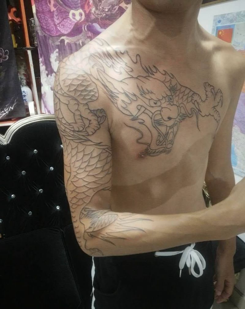 过肩龙纹身图片