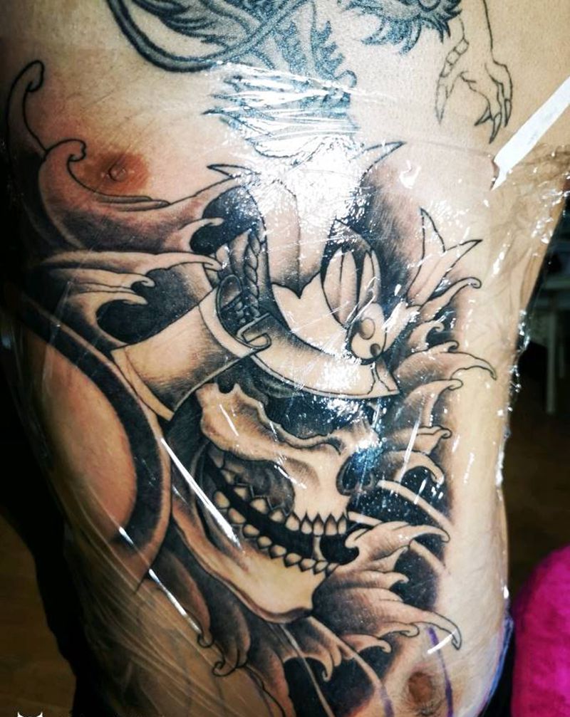 鬼武士纹身图片_腹部新传统纹身图案