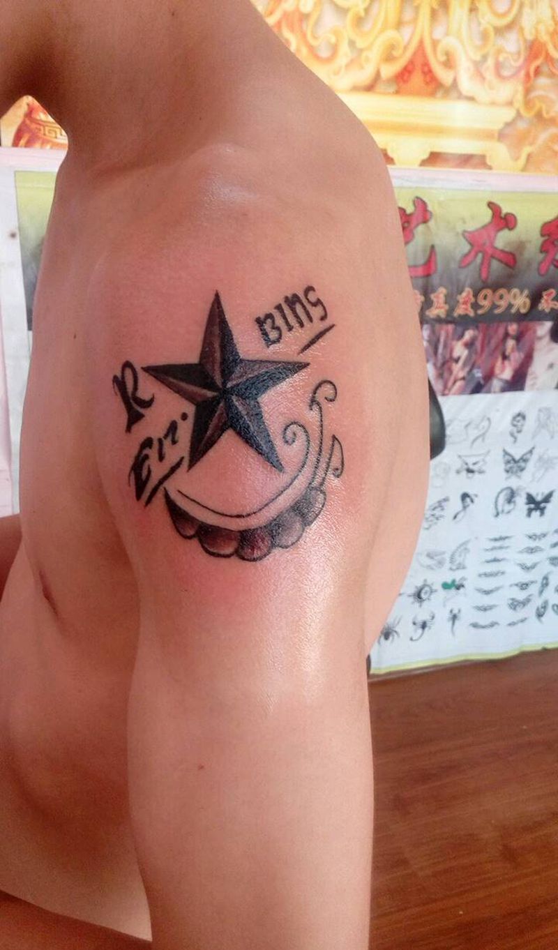五角星纹身图片