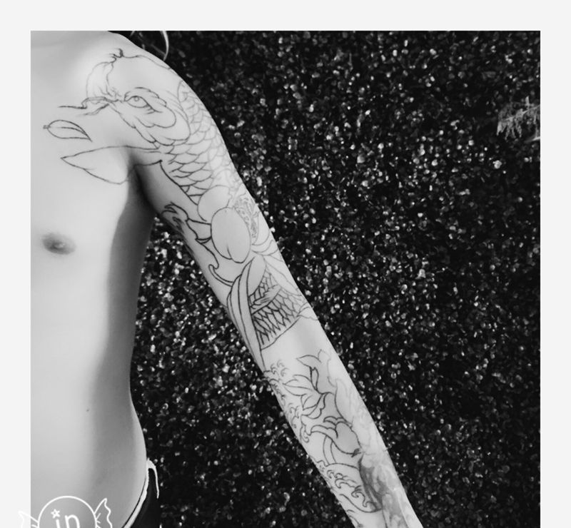 花臂线条纹身图片