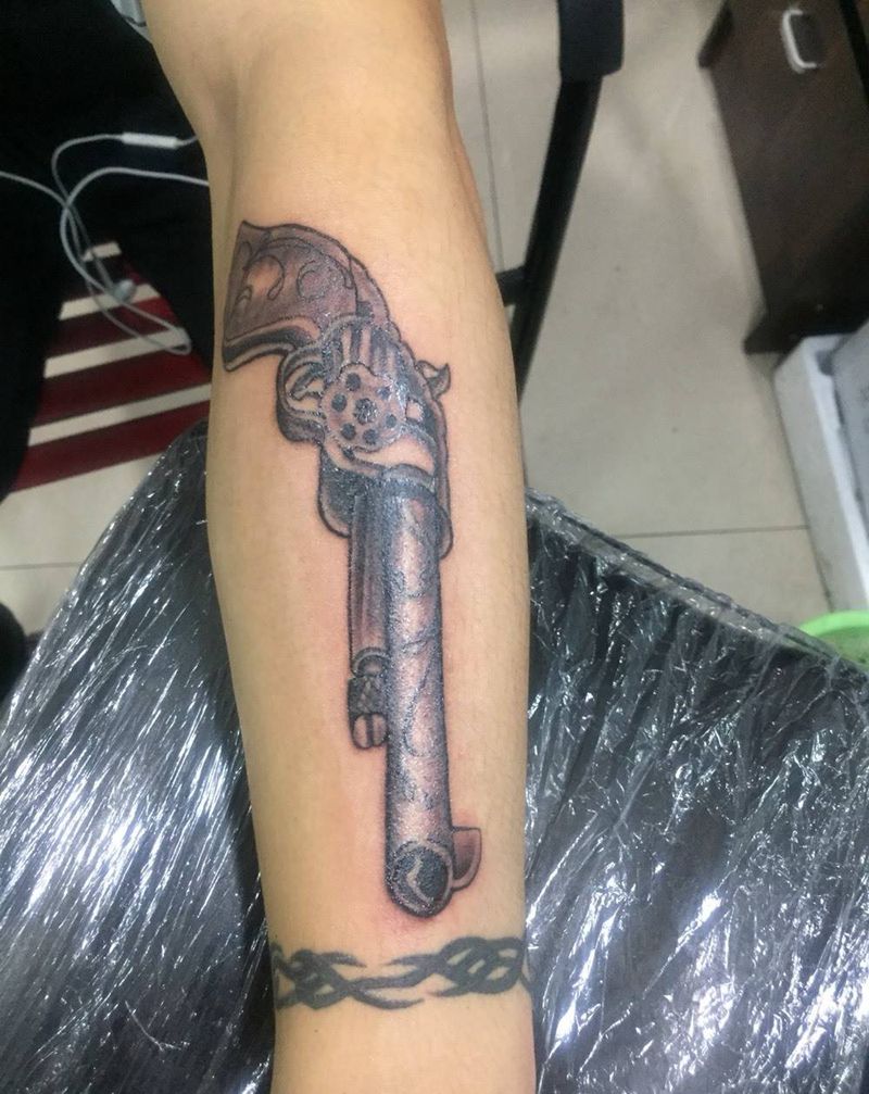 枪纹身图片