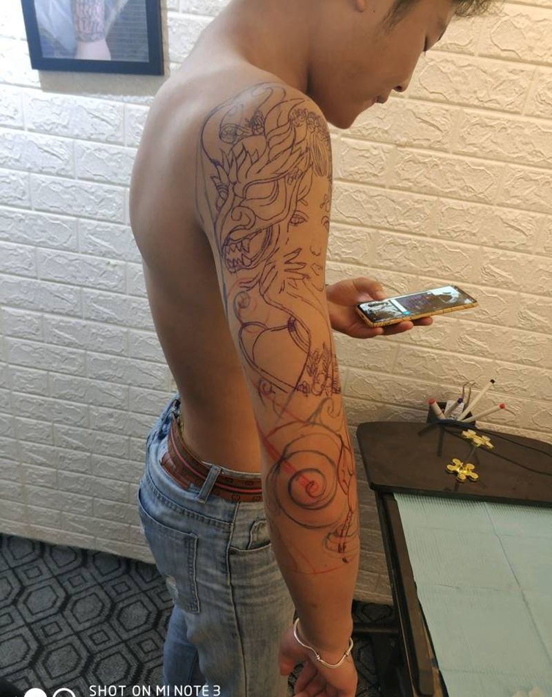 七分臂纹身图片_手臂新传统纹身图案