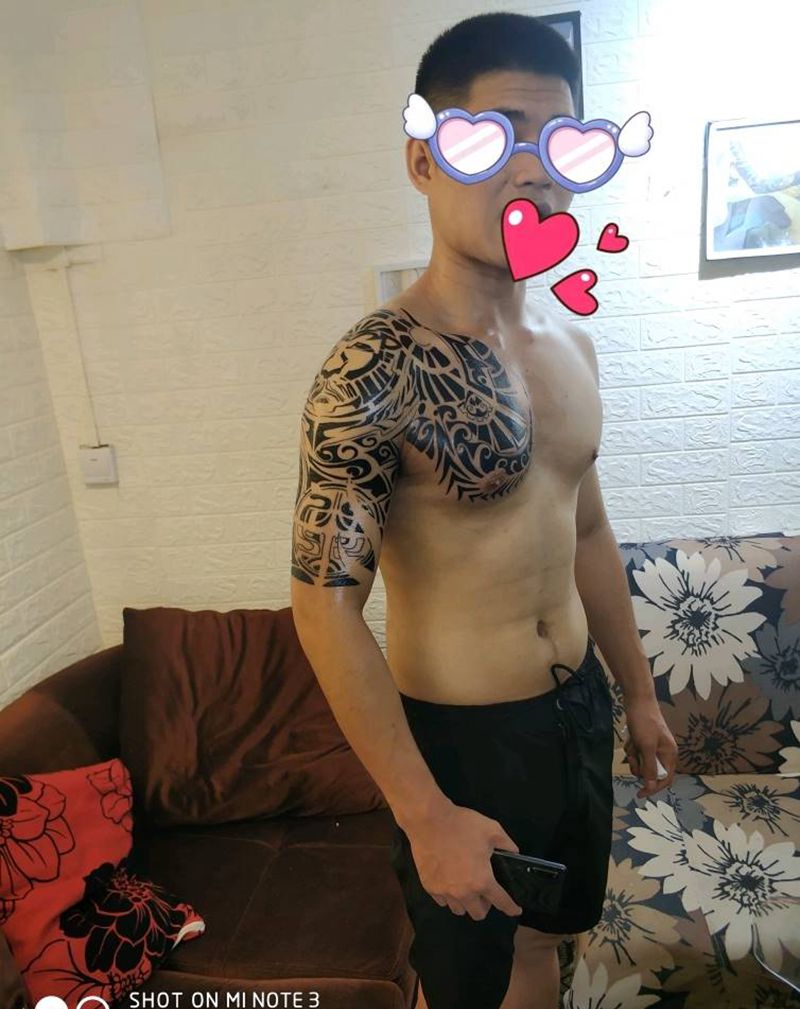 图腾半胛纹身图片_臀部图腾纹身图案