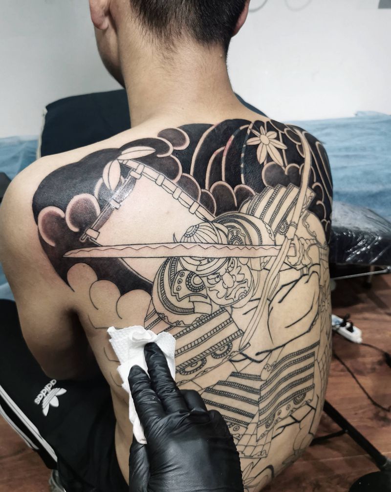 武士纹身图片_背部老传统纹身图案