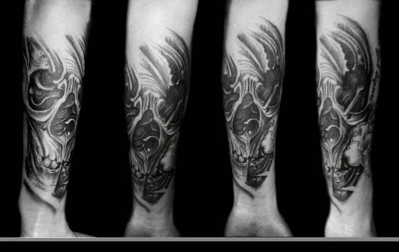 素描纹身图片_手部欧美成品纹身图案