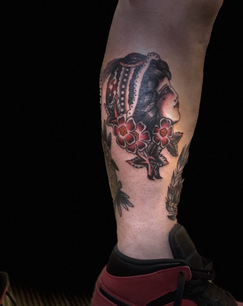 女郎纹身图片_腿部Old School纹身图案