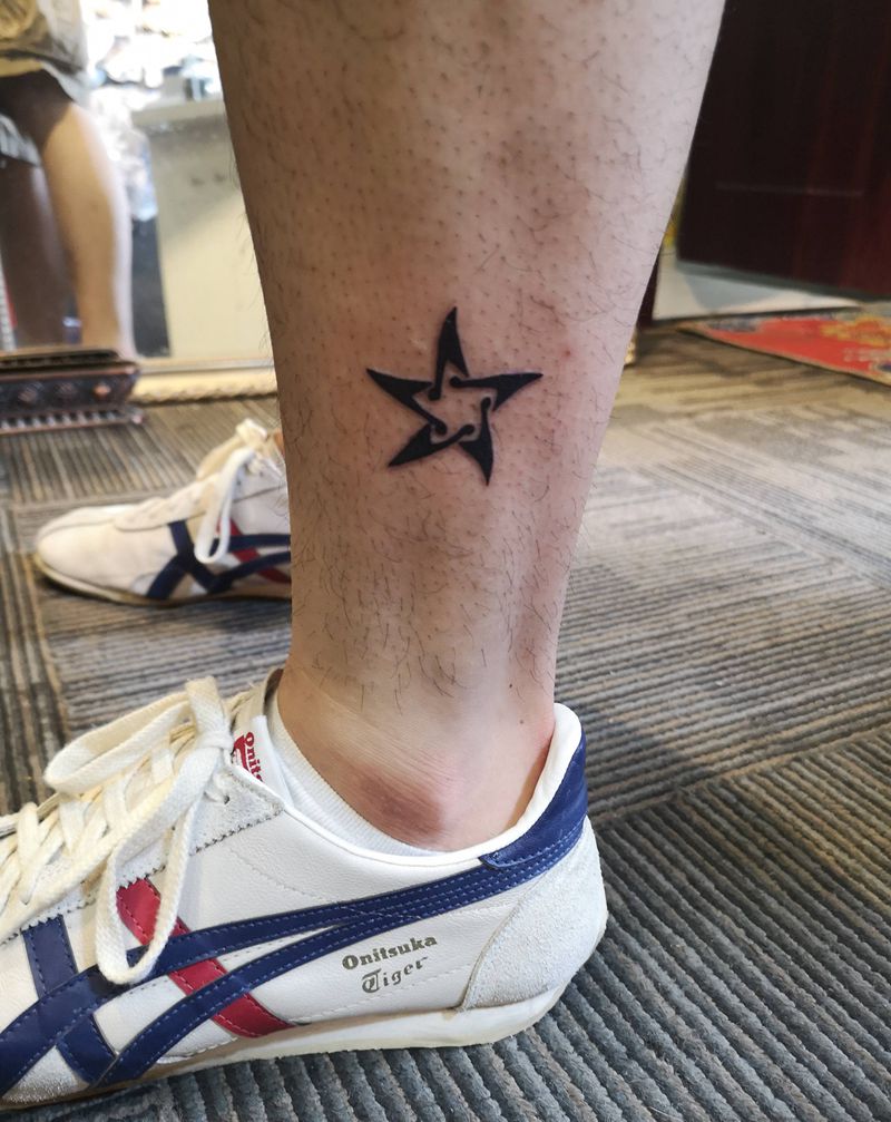 免费图纹身图片_脚部腿部图腾纹身图案