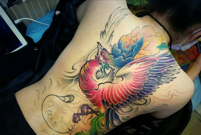 凤凰纹身图片_背部传统成品纹身图案