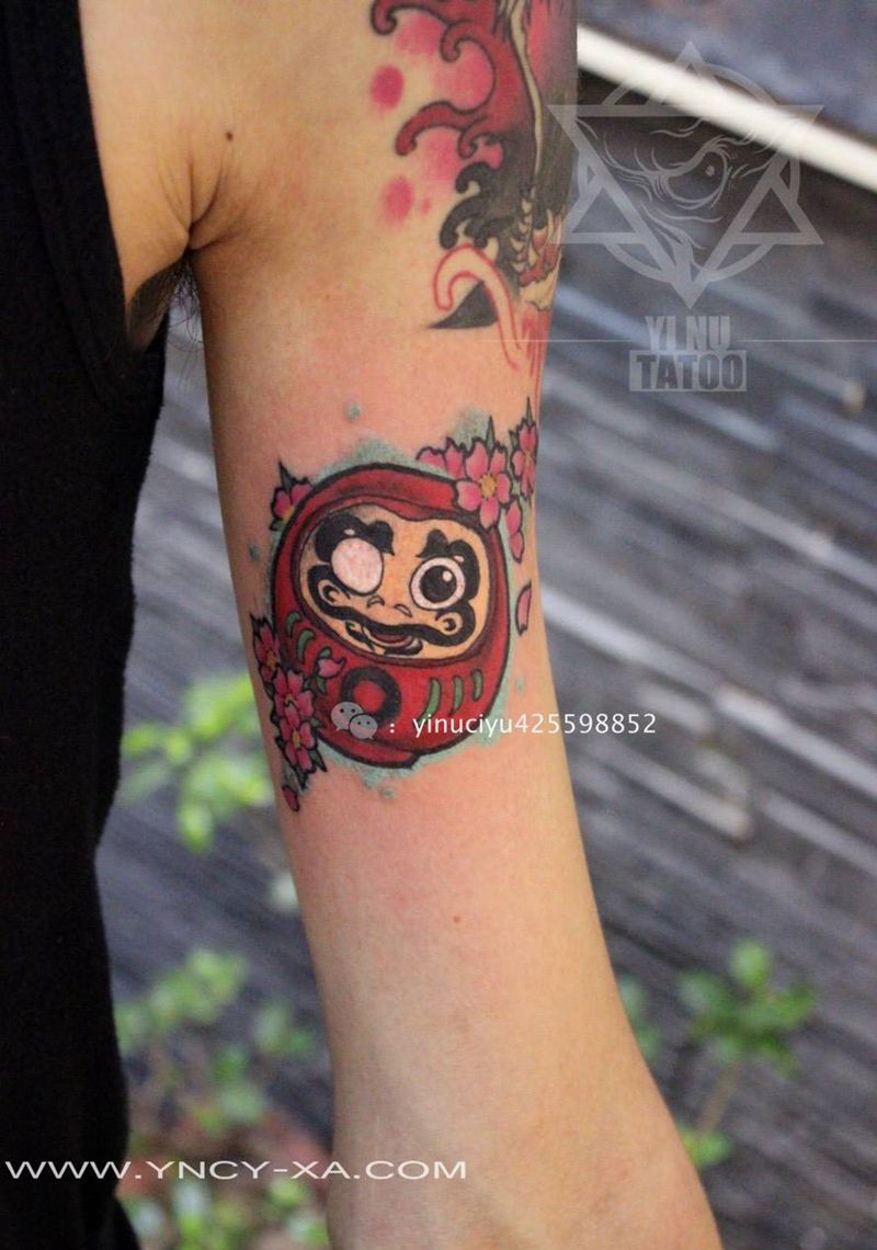 达摩纹身图片_成品手臂艺奴刺域纹身图案