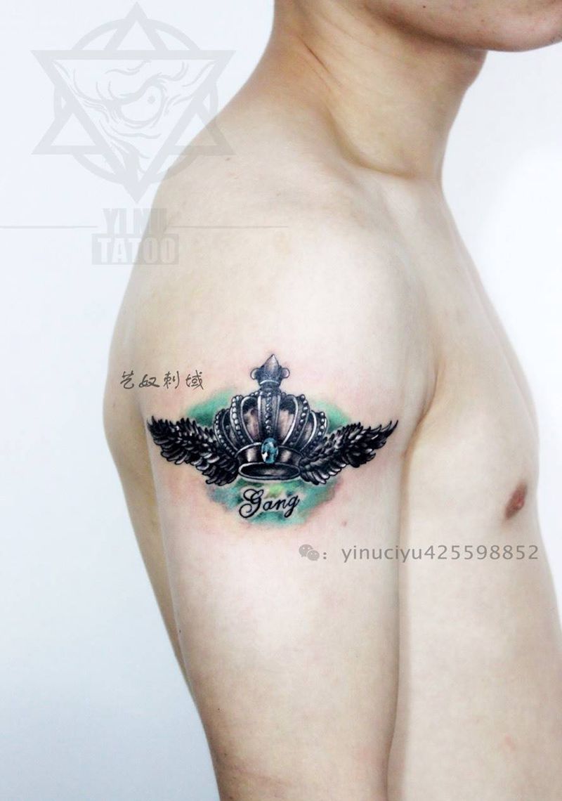 翅膀皇冠纹身图片_成品手臂清新艺奴刺域纹身图案