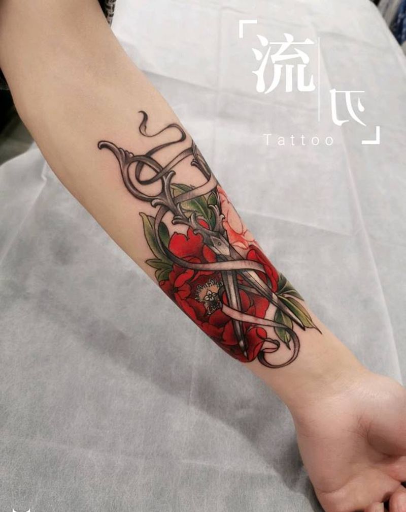 剪刀纹身图片_手部新传统纹身图案