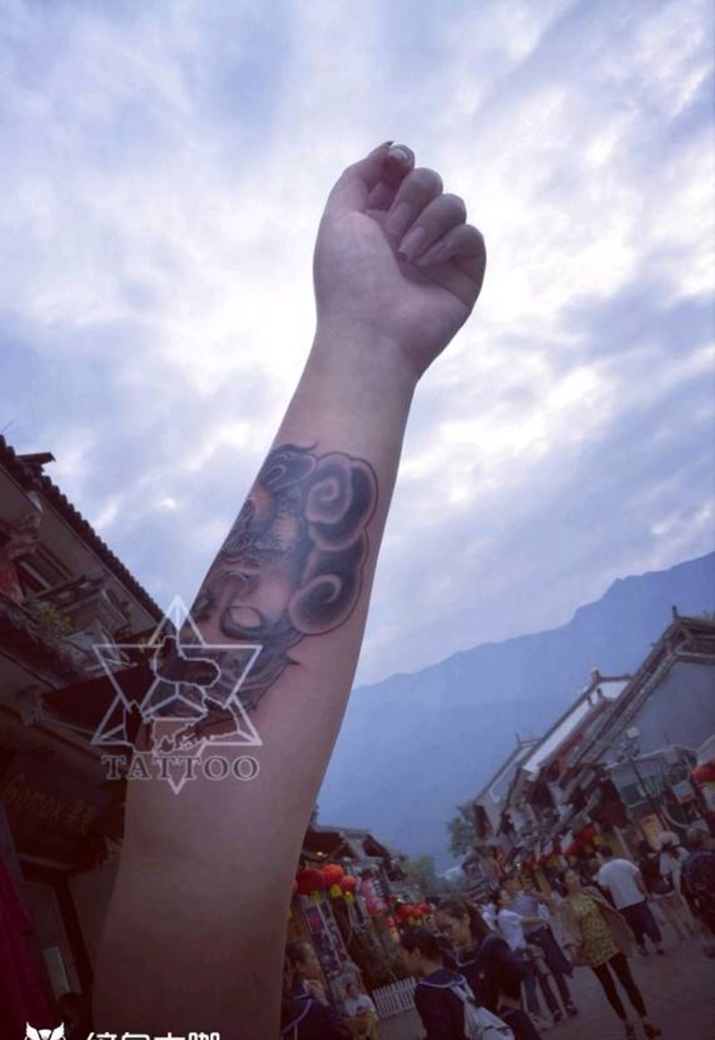 一念之间纹身图片_手臂欧美大理六刺青成品纹身图案