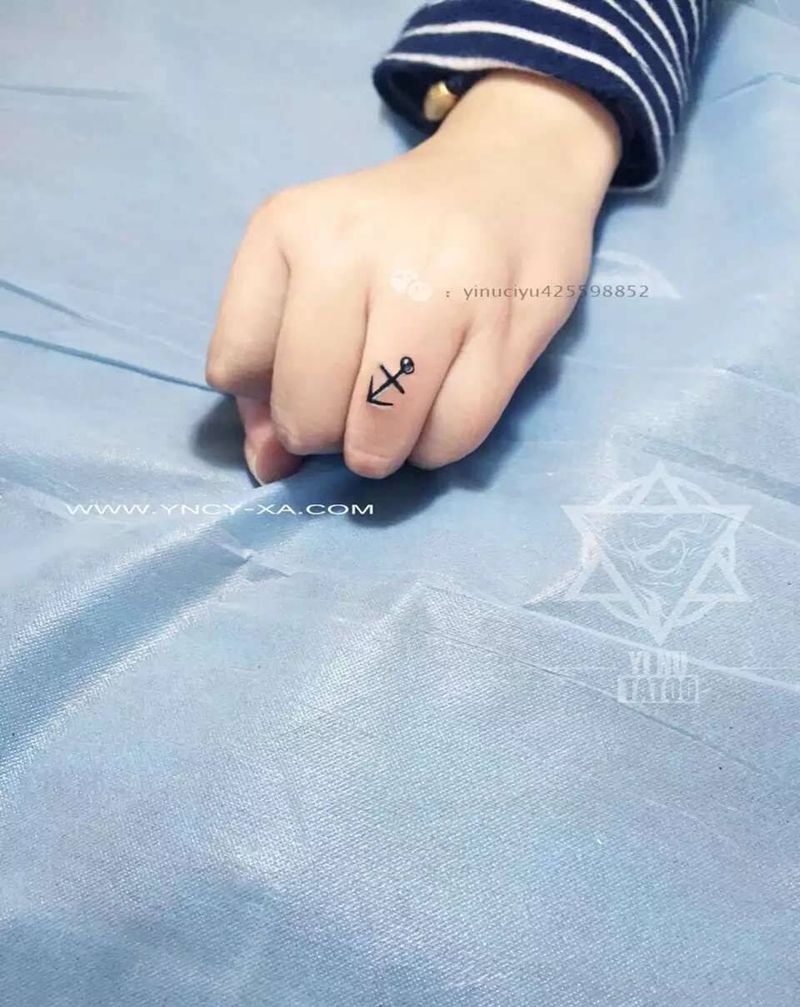 船锚纹身图片_成品手部艺奴刺域纹身图案