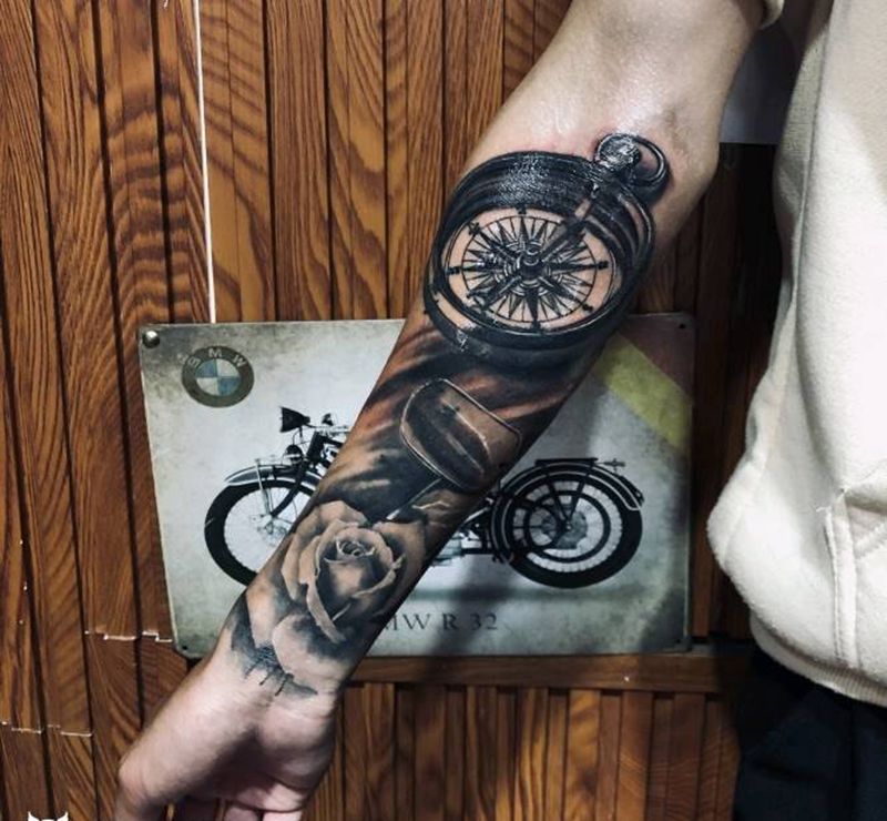 指南针遮盖纹身图片