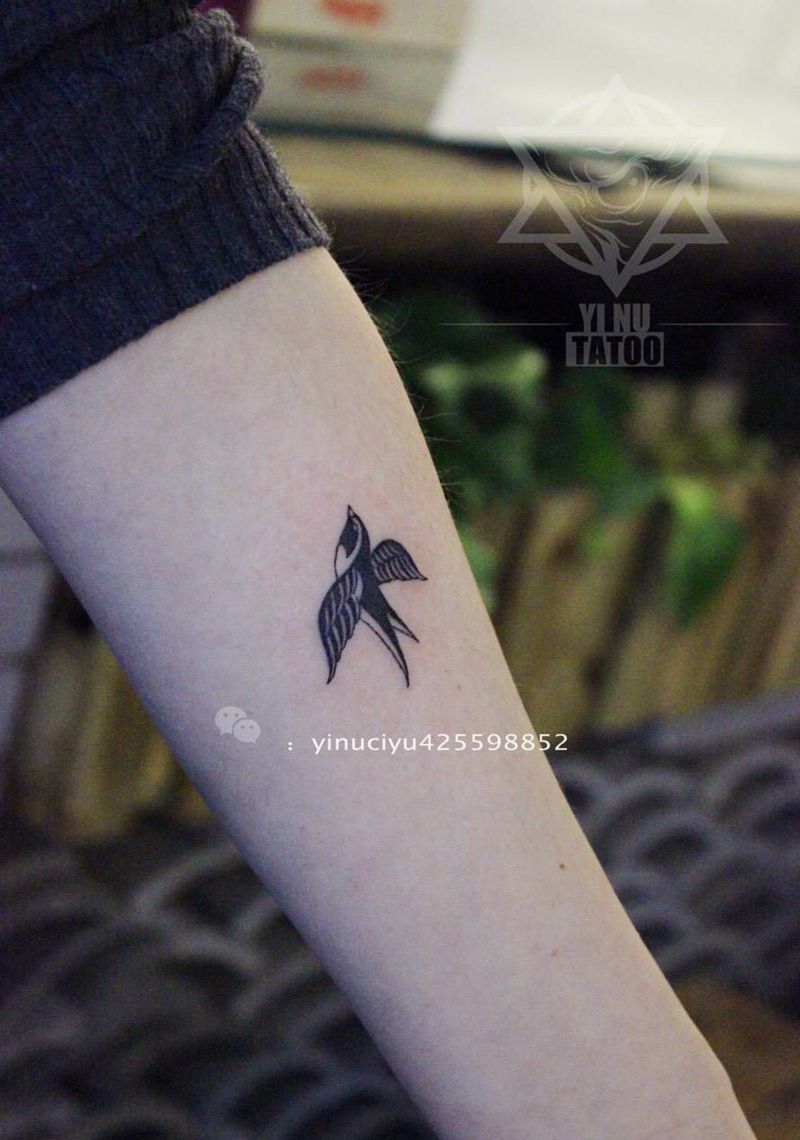 燕子纹身图片_成品手臂艺奴刺域纹身图案