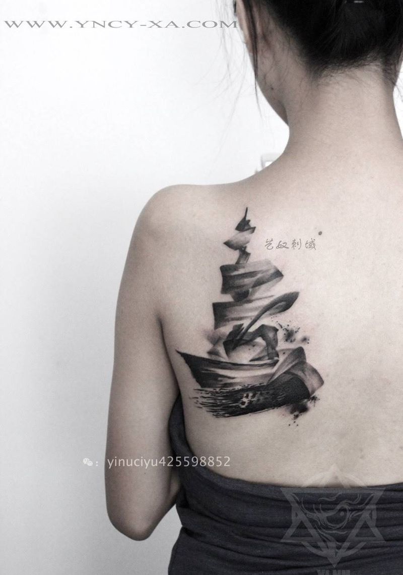 原创水墨写意帆船纹身图片_成品背部国画原创艺奴刺域纹身图案